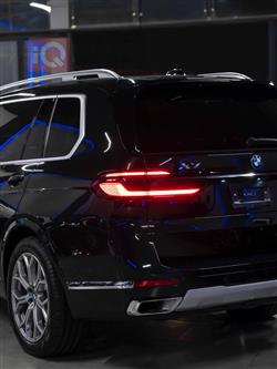 بی ئێم دەبڵیو X7